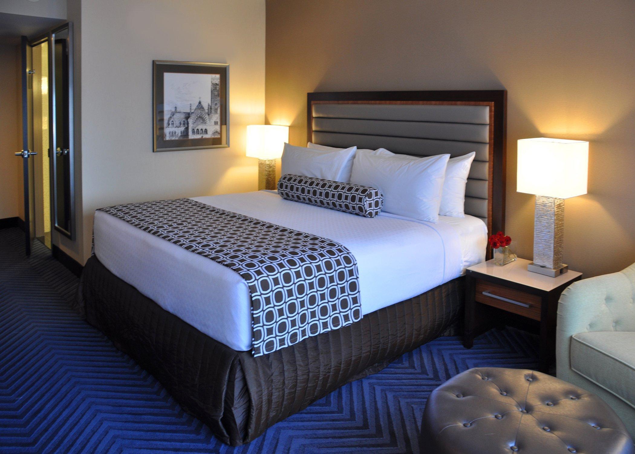 Crowne Plaza - Conference Center By Ihg 4*