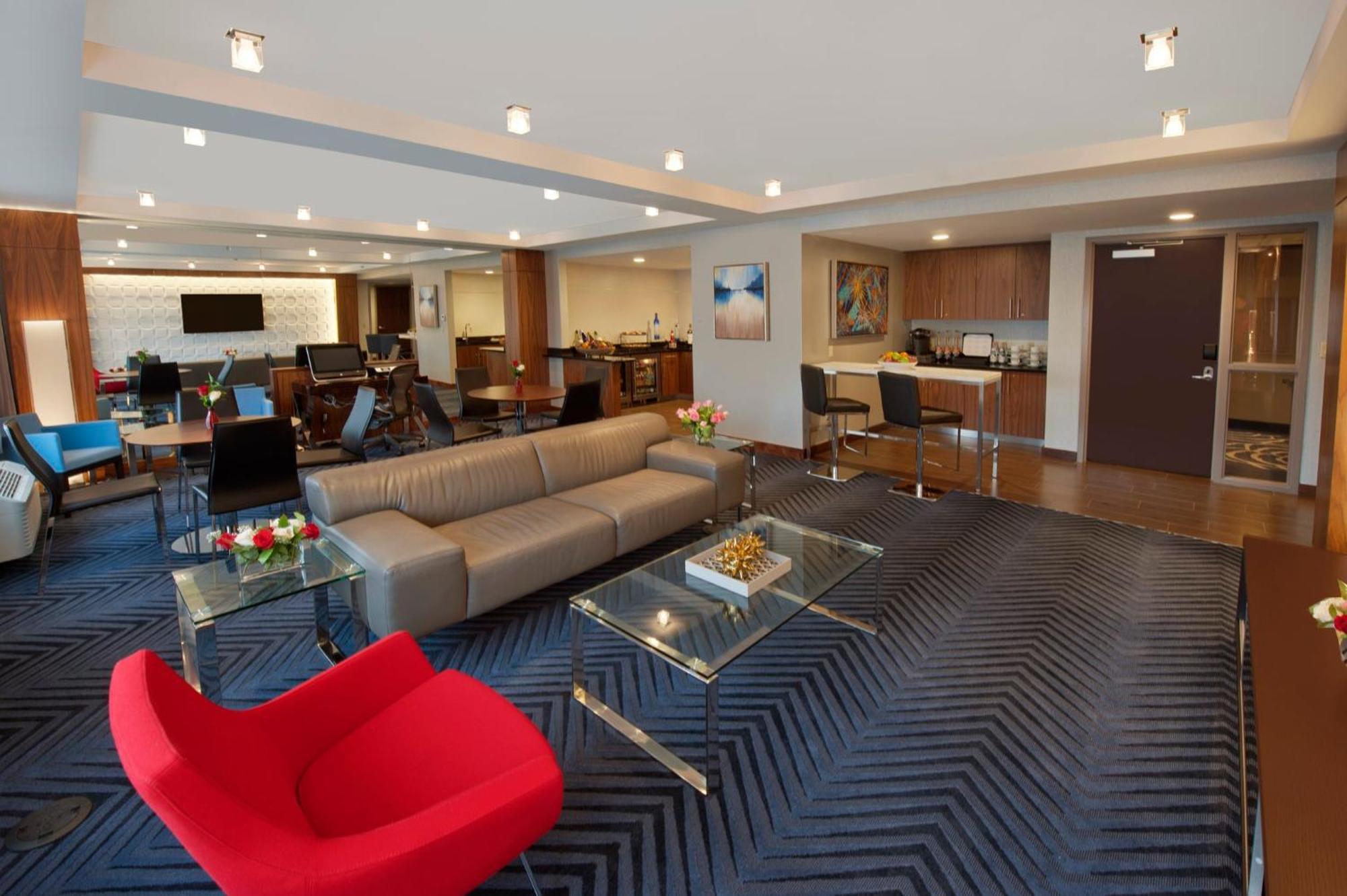 Crowne Plaza - Conference Center By Ihg Hotel 4*