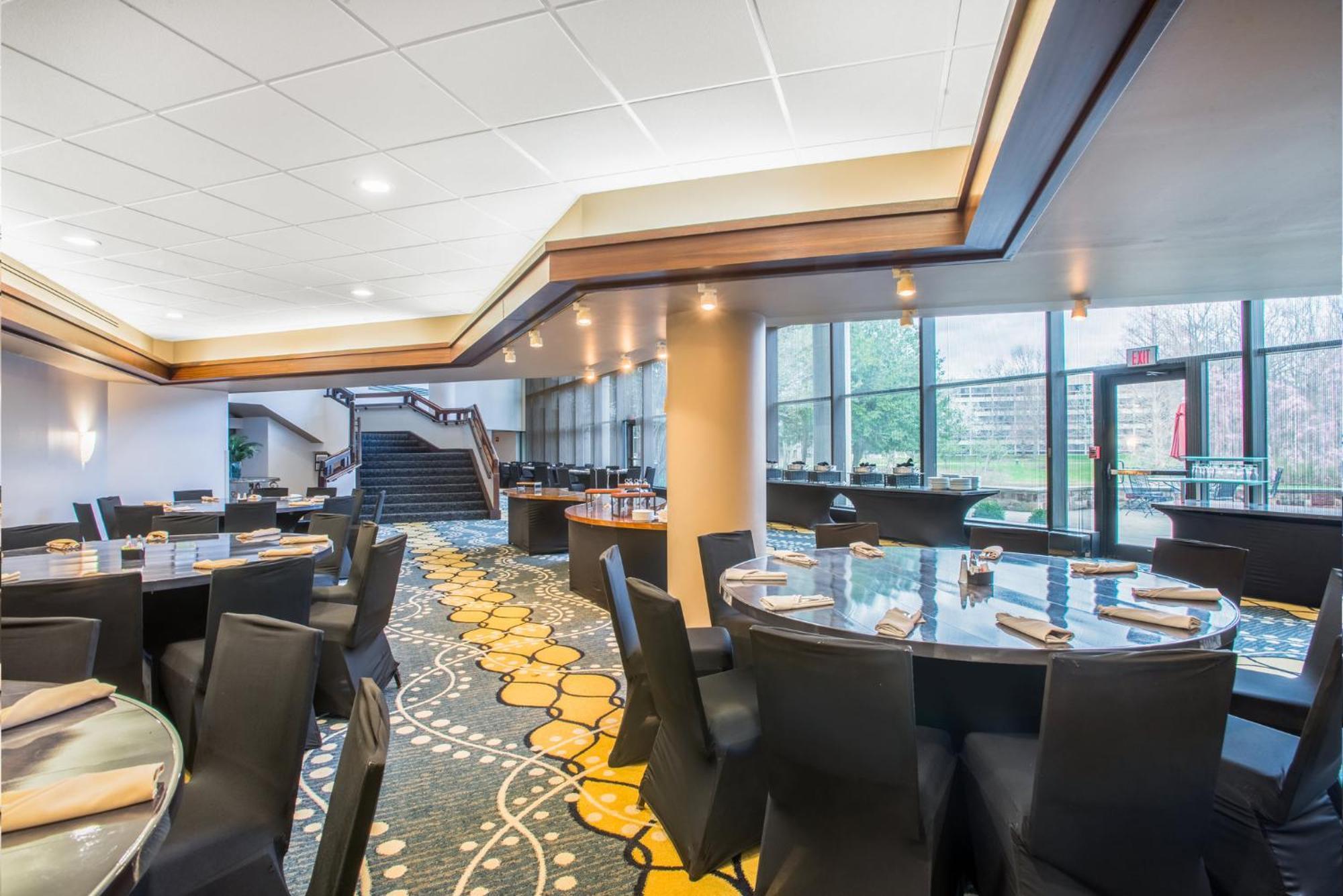 Hotel Crowne Plaza - Conference Center By Ihg
