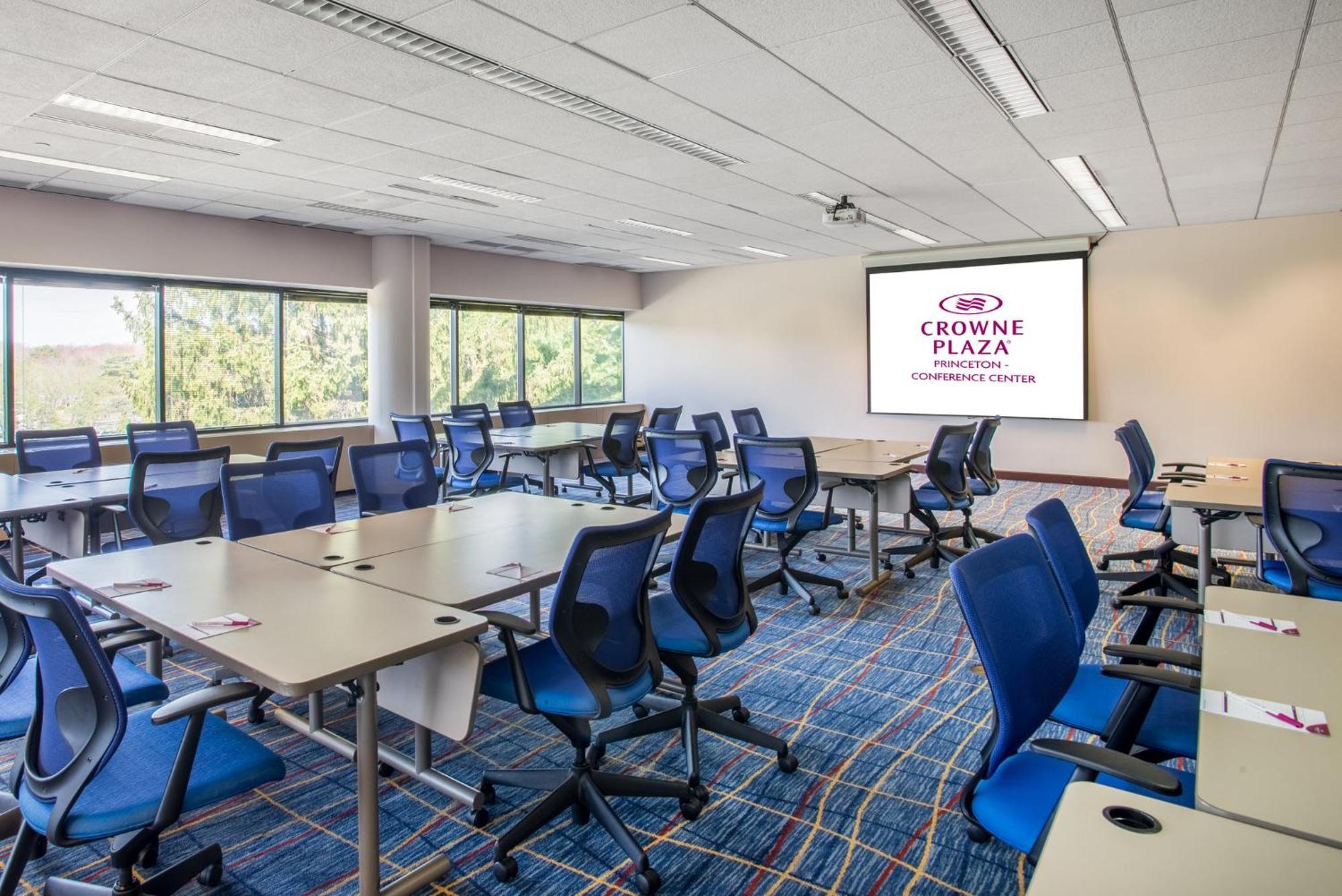 Hotel Crowne Plaza - Conference Center By Ihg