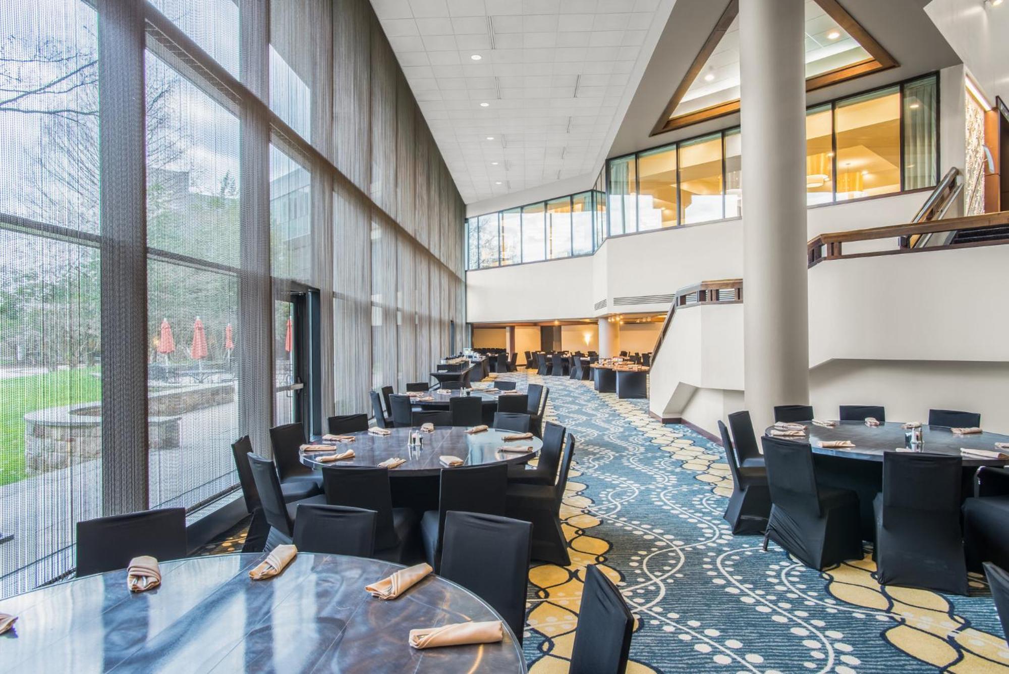 Crowne Plaza - Conference Center By Ihg 4*