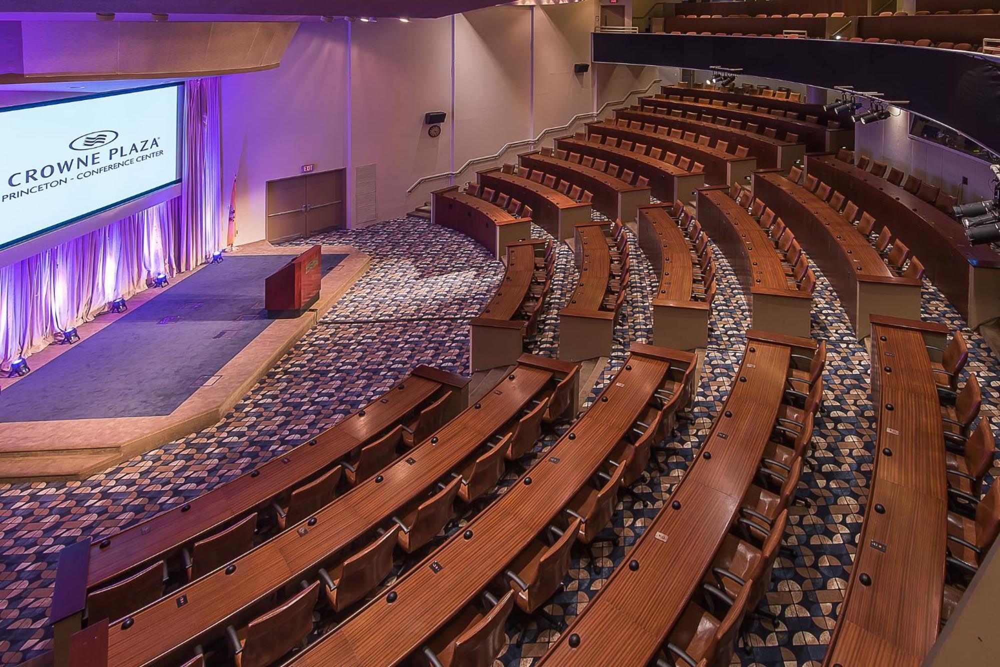 Hotel Crowne Plaza - Conference Center By Ihg