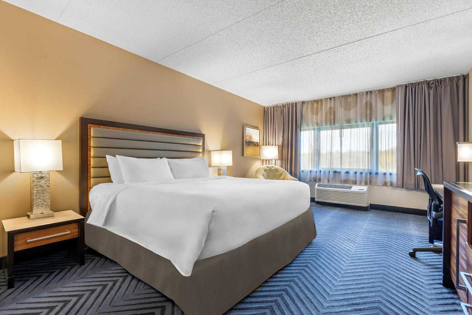 Crowne Plaza - Conference Center By Ihg
