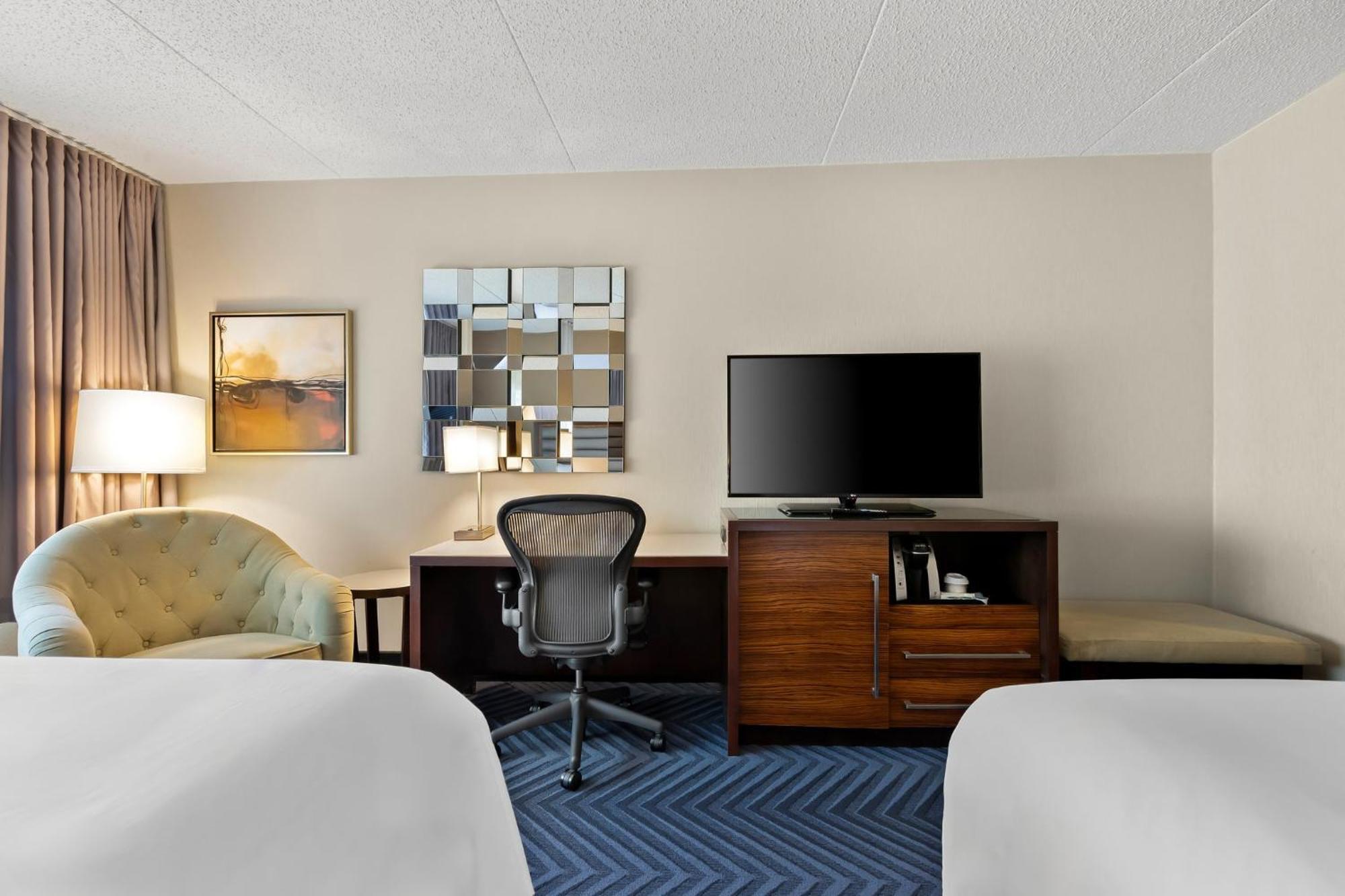 Crowne Plaza - Conference Center By Ihg Hotel