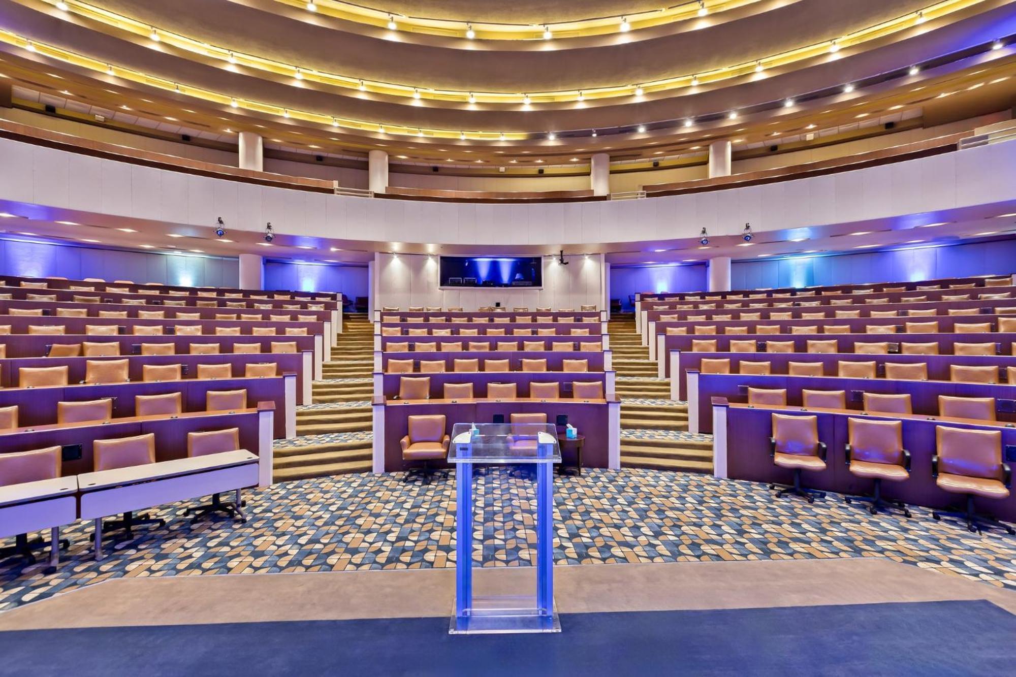 Hotel Crowne Plaza - Conference Center By Ihg