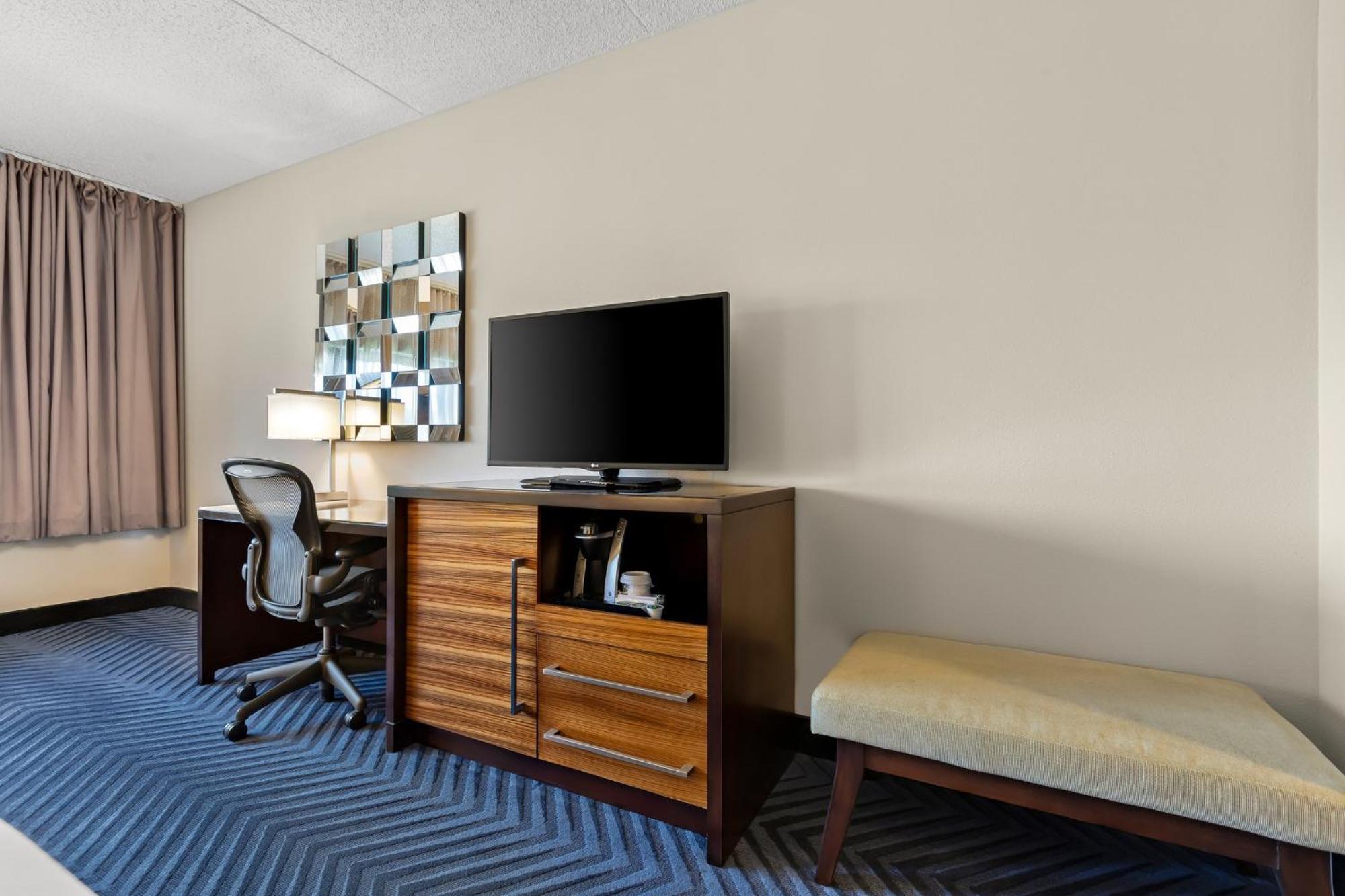 Hotel Crowne Plaza - Conference Center By Ihg