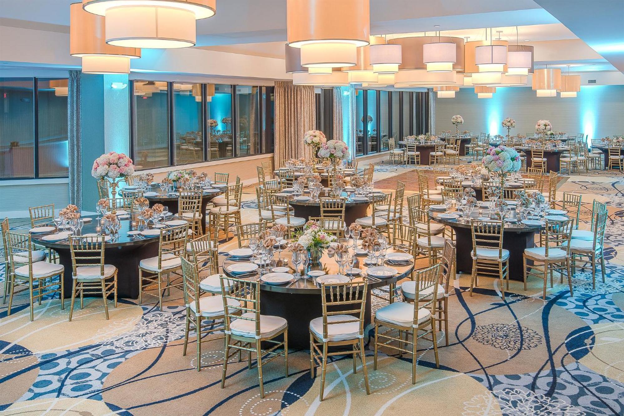 Crowne Plaza - Conference Center By Ihg Hotel 4*