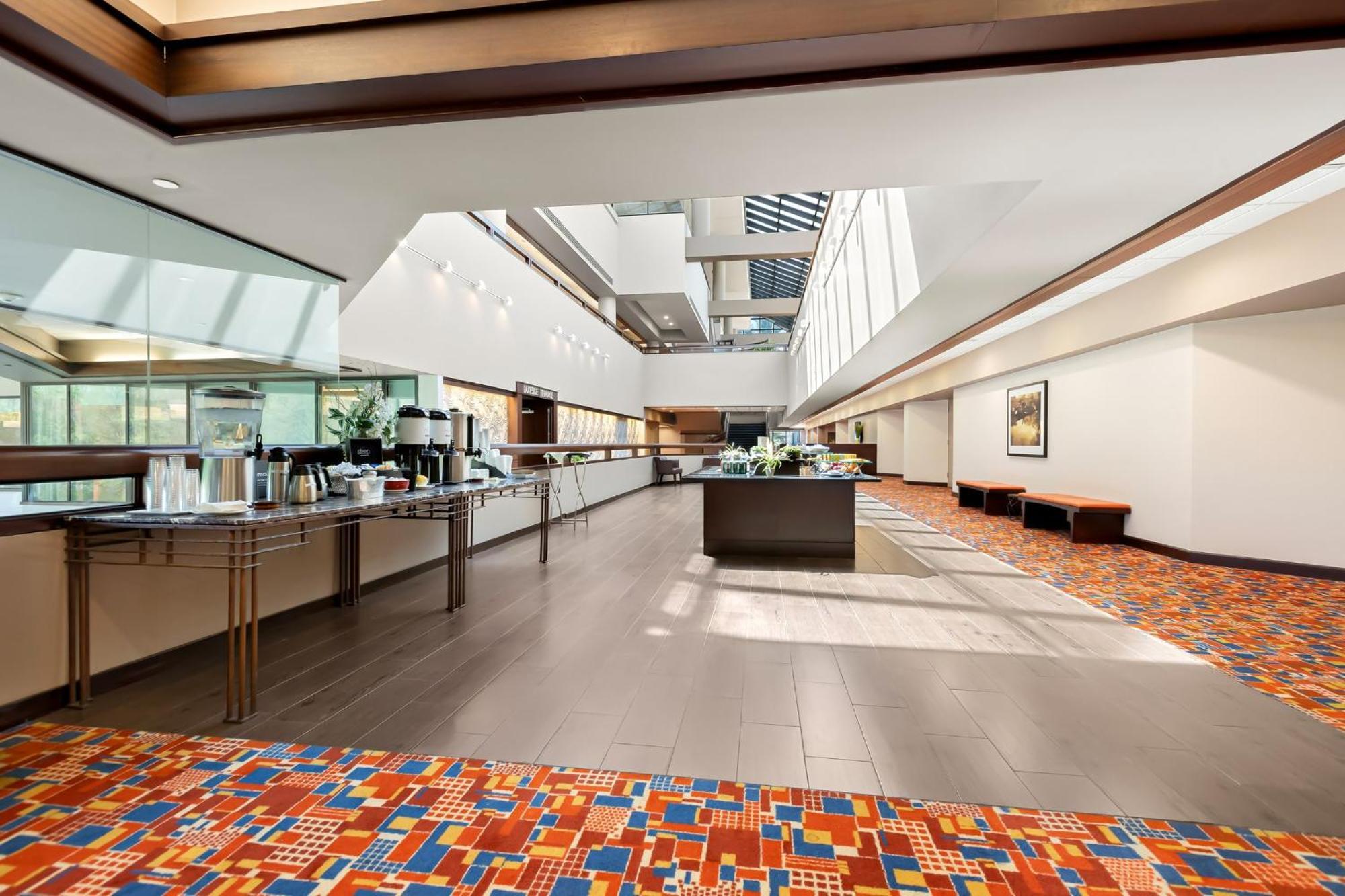 Hotel Crowne Plaza - Conference Center By Ihg